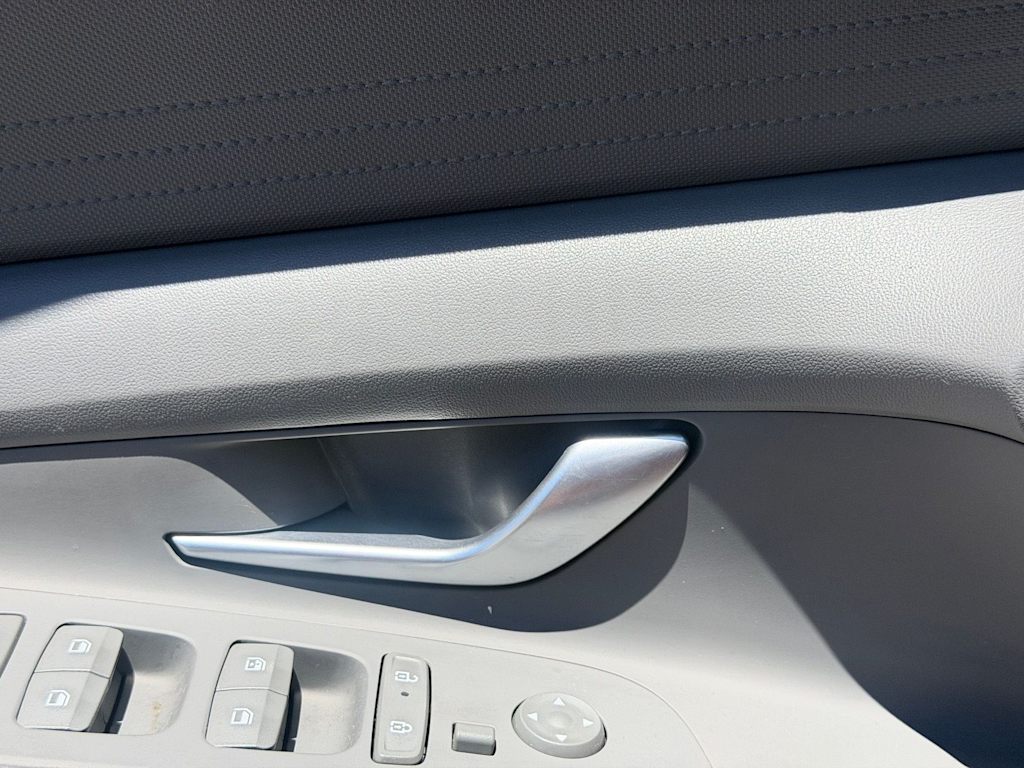 Thumbnail: 2024 Hyundai Elantra - 22