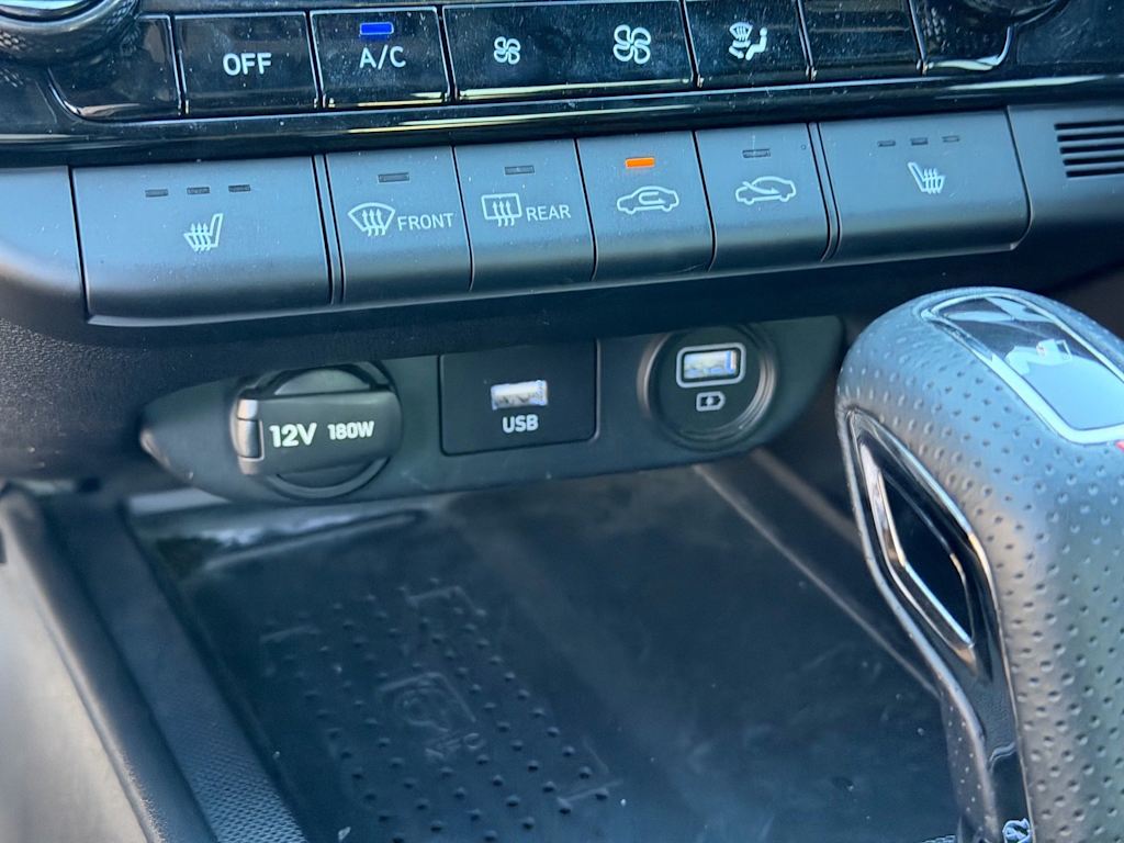 Thumbnail: 2023 Hyundai Elantra - 18