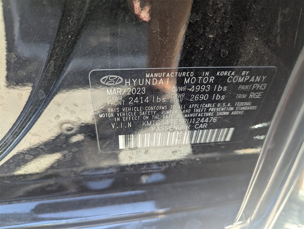 Thumbnail: 2023 Genesis G70 - 12