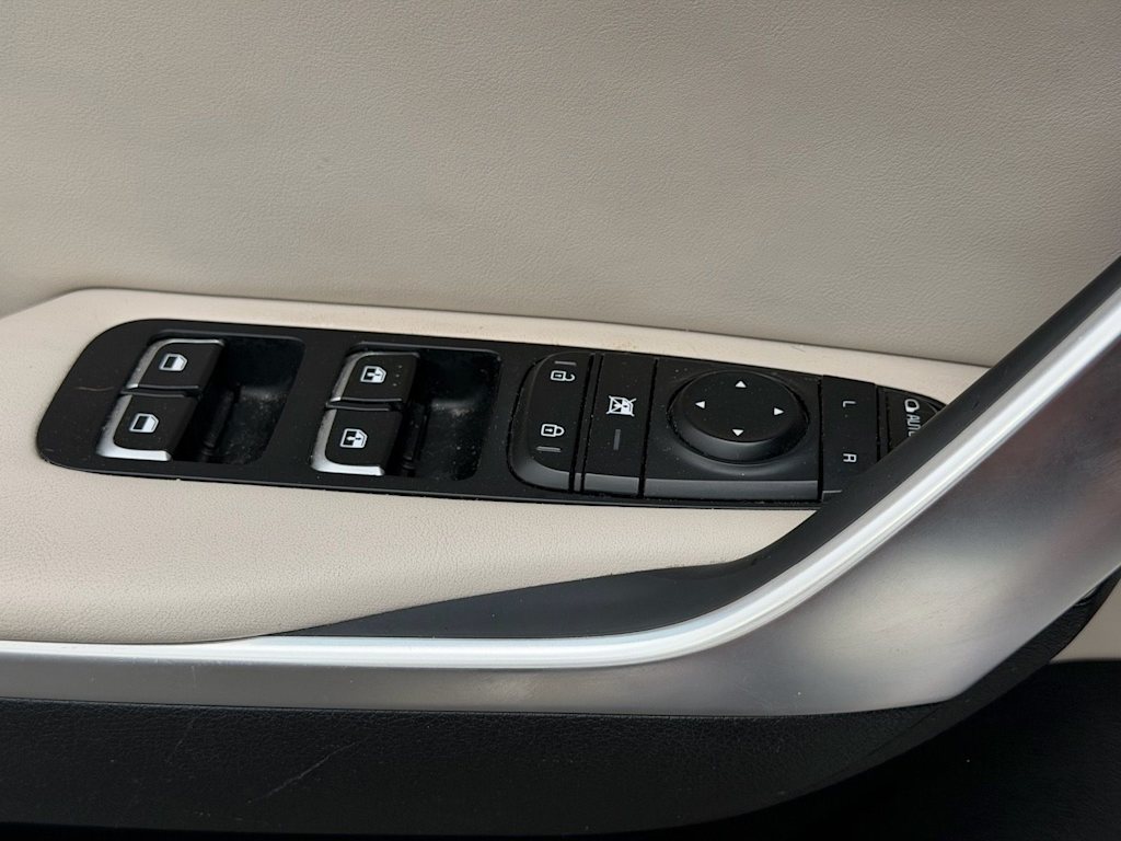 Thumbnail: 2019 Kia Stinger - 7