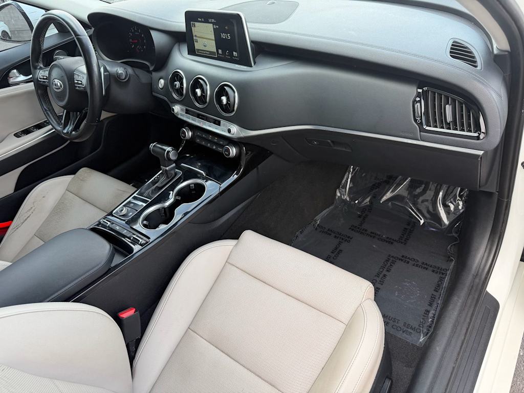 Thumbnail: 2019 Kia Stinger - 9