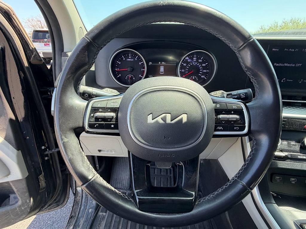 Thumbnail: 2023 Kia Carnival - 2