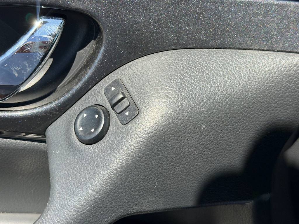 Thumbnail: 2018 Nissan Rogue - 12