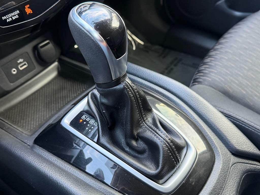 Thumbnail: 2018 Nissan Rogue - 12