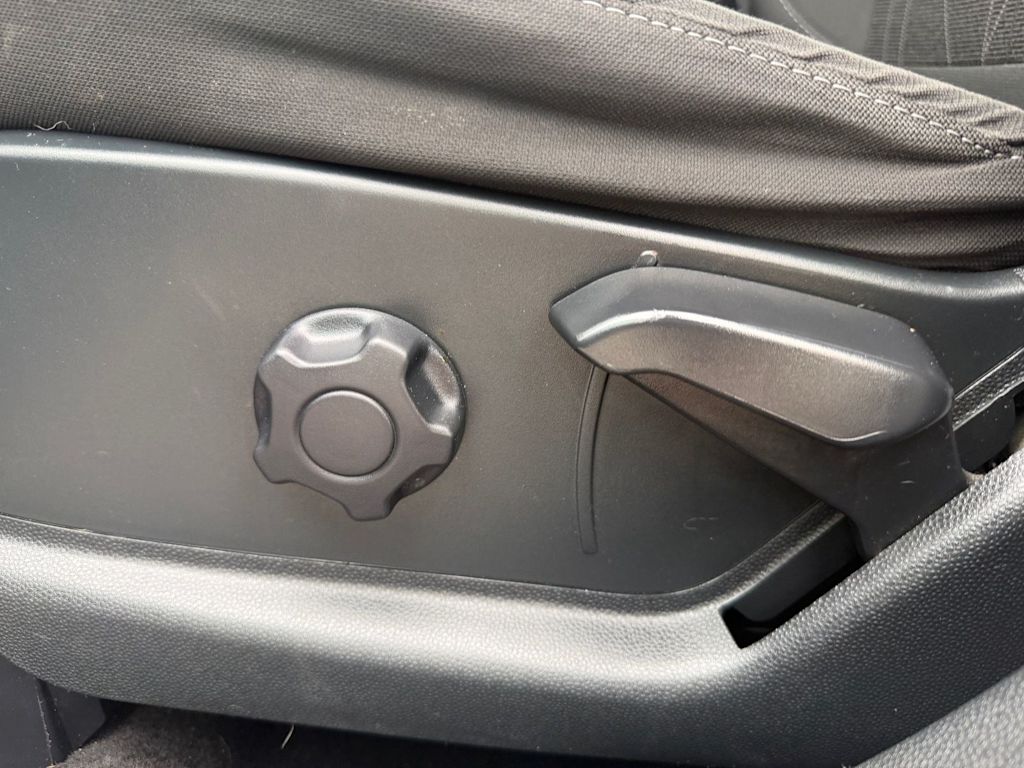 Thumbnail: 2021 Ford EcoSport - 17
