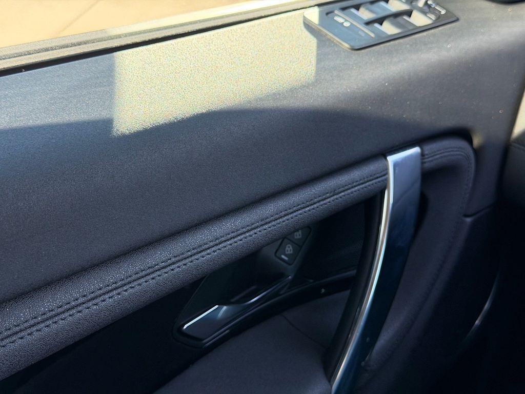 Thumbnail: 2021 Land Rover Discovery Sport - 28