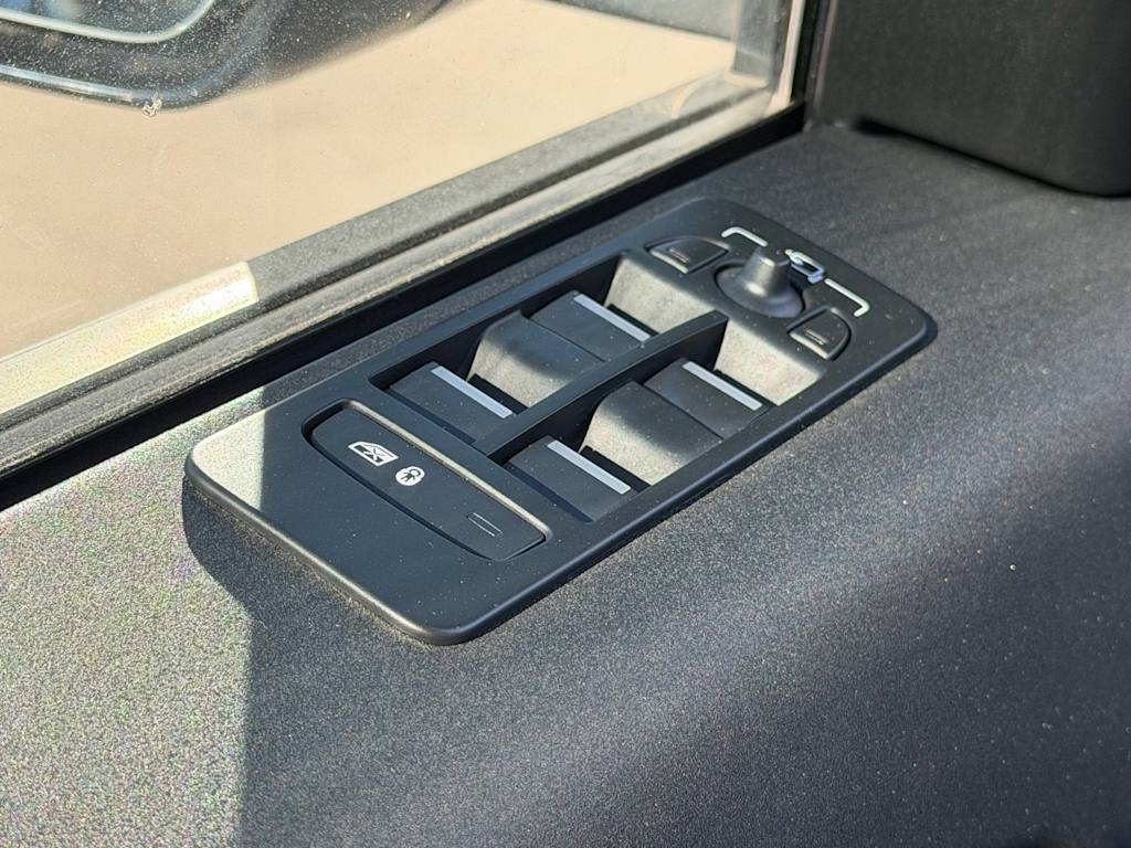 Thumbnail: 2021 Land Rover Discovery Sport - 27