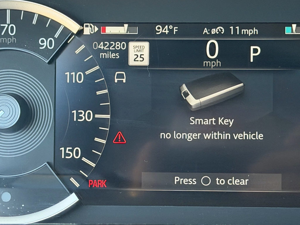 Thumbnail: 2021 Land Rover Discovery Sport - 17