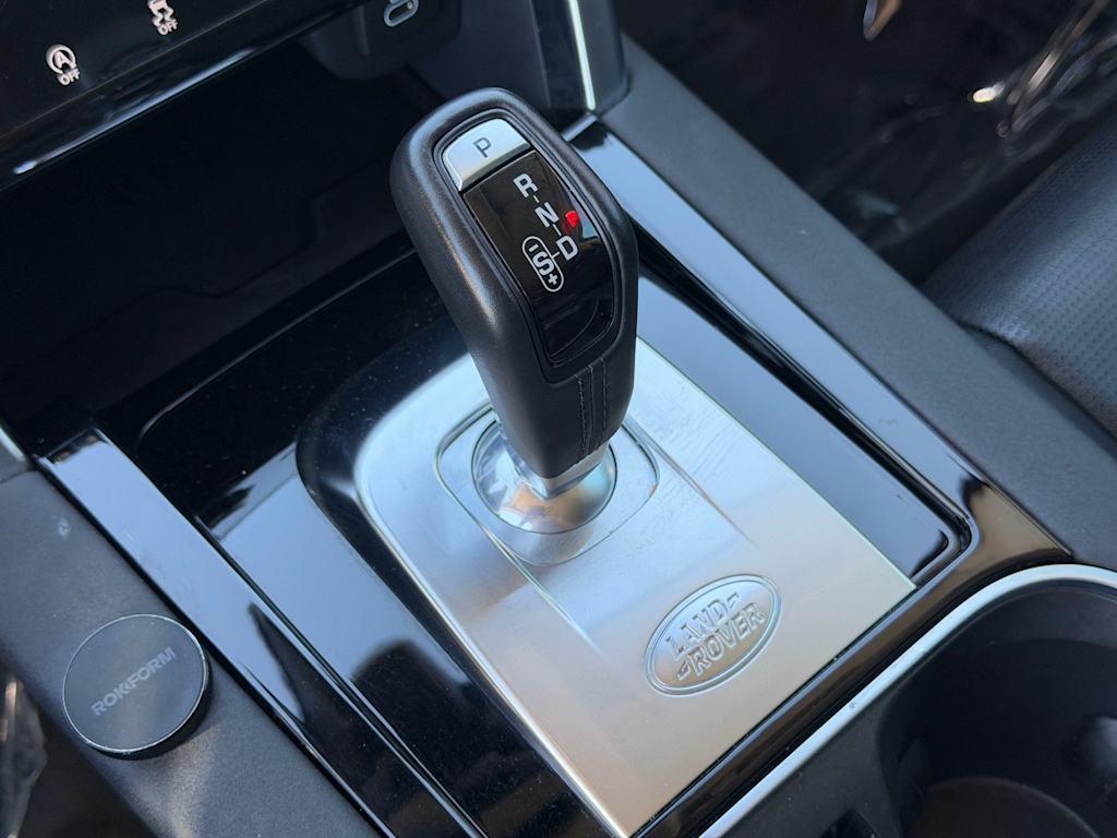 Thumbnail: 2021 Land Rover Discovery Sport - 10