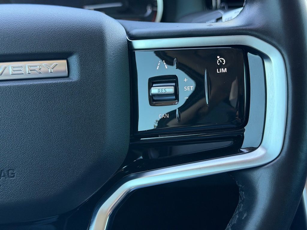 Thumbnail: 2021 Land Rover Discovery Sport - 20