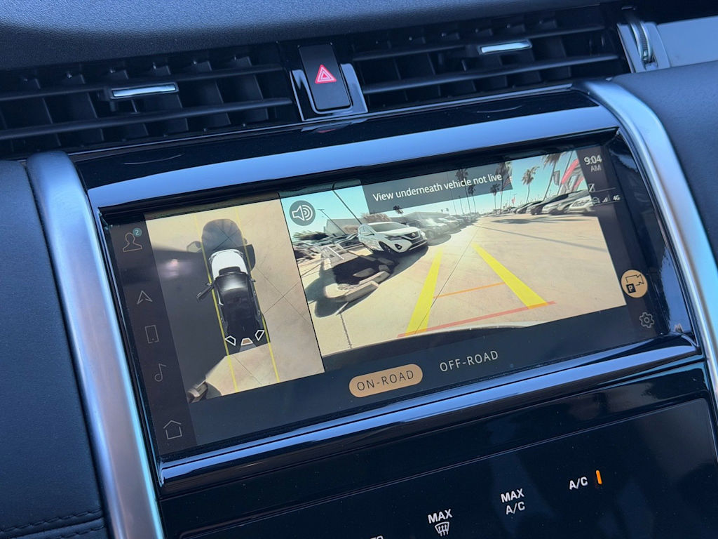 Thumbnail: 2021 Land Rover Discovery Sport - 18