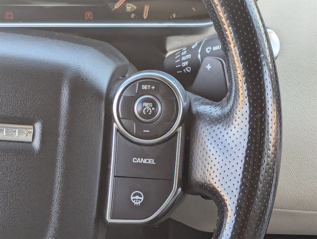 Thumbnail: 2016 Land Rover Range Rover Sport - 26