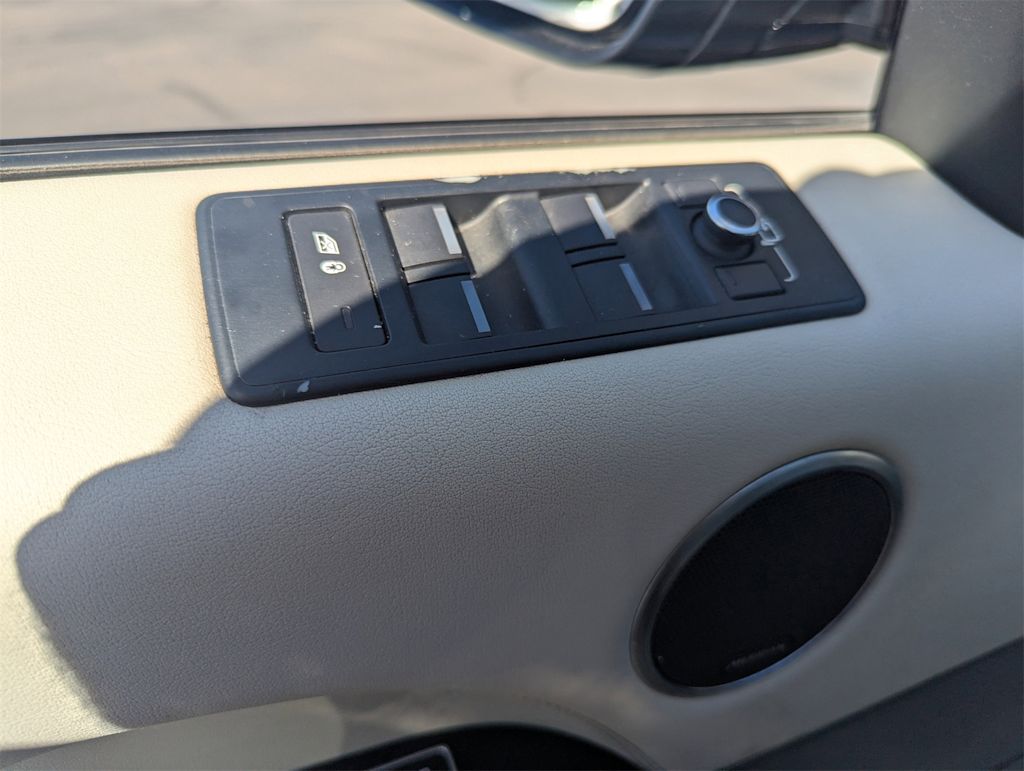 Thumbnail: 2016 Land Rover Range Rover Sport - 29
