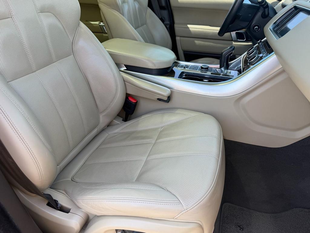 Thumbnail: 2016 Land Rover Range Rover Sport - 10