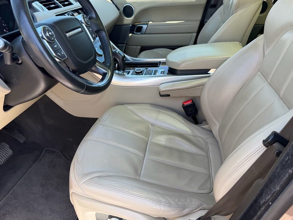 Thumbnail: 2016 Land Rover Range Rover Sport - 25
