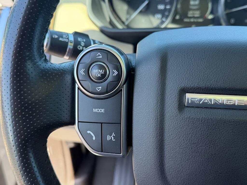 Thumbnail: 2016 Land Rover Range Rover Sport - 37