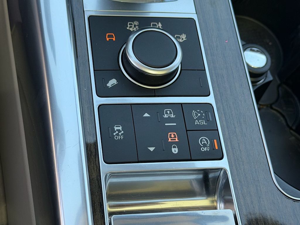 Thumbnail: 2016 Land Rover Range Rover Sport - 34