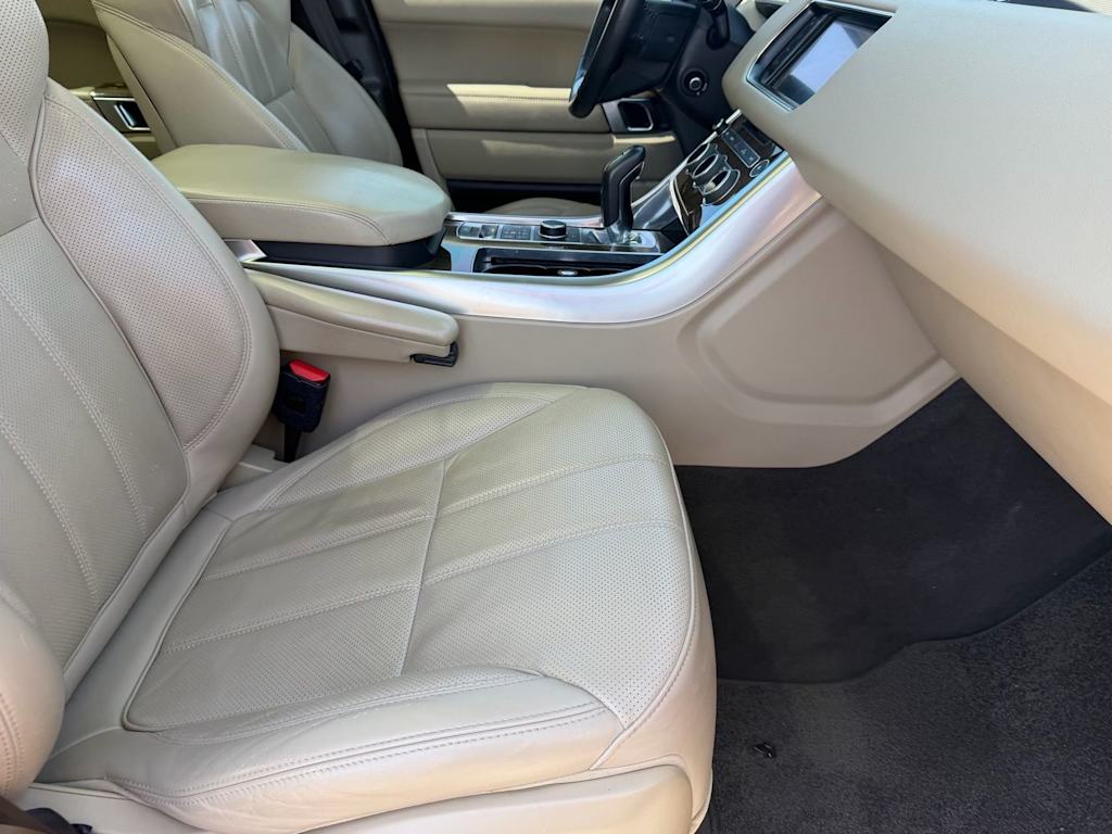 Thumbnail: 2016 Land Rover Range Rover Sport - 19