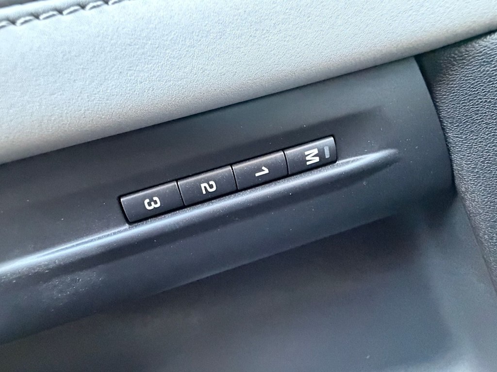 Thumbnail: 2021 Land Rover Range Rover Evoque - 7