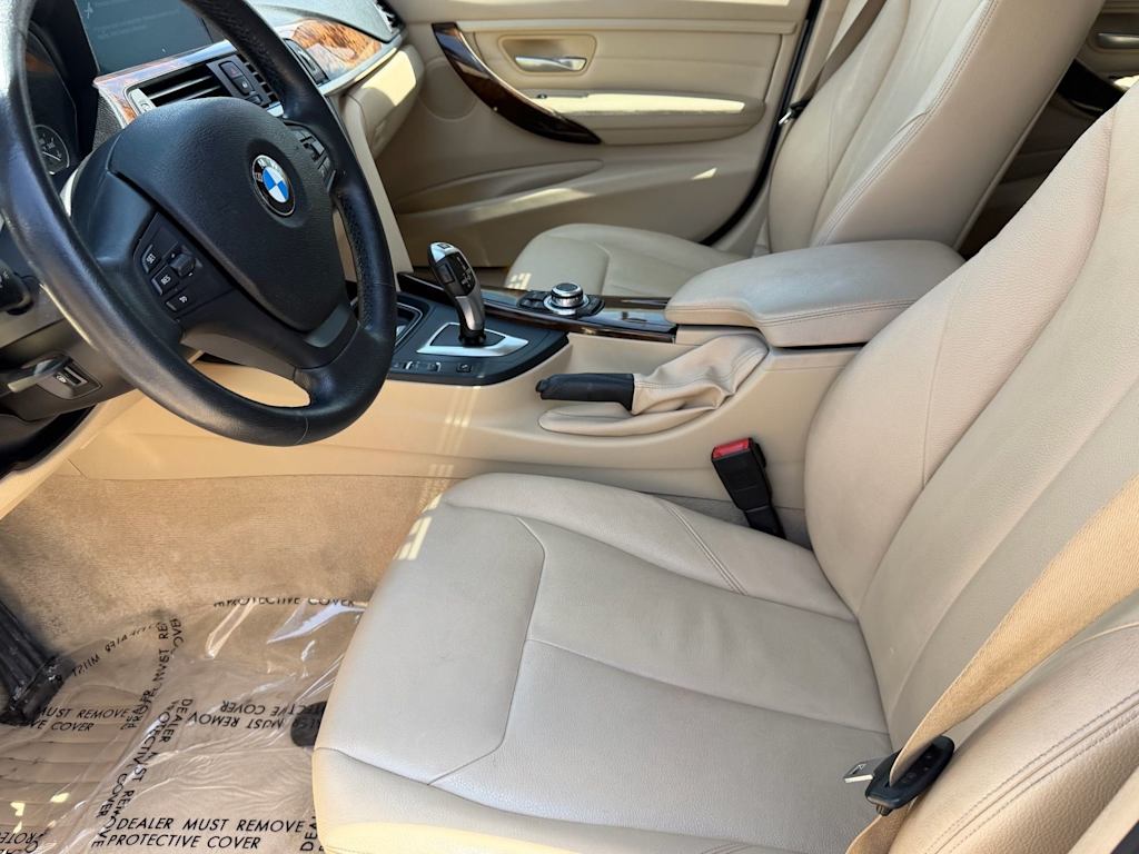 Thumbnail: 2013 BMW 3 Series - 23