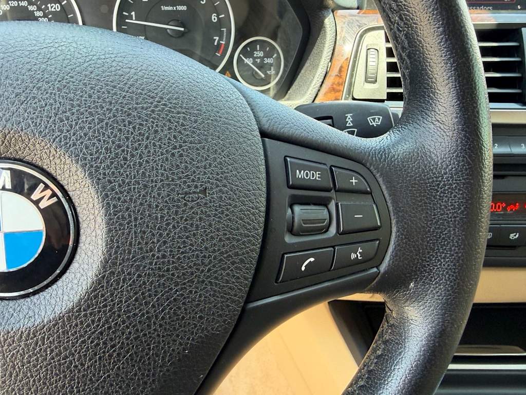 Thumbnail: 2013 BMW 3 Series - 33