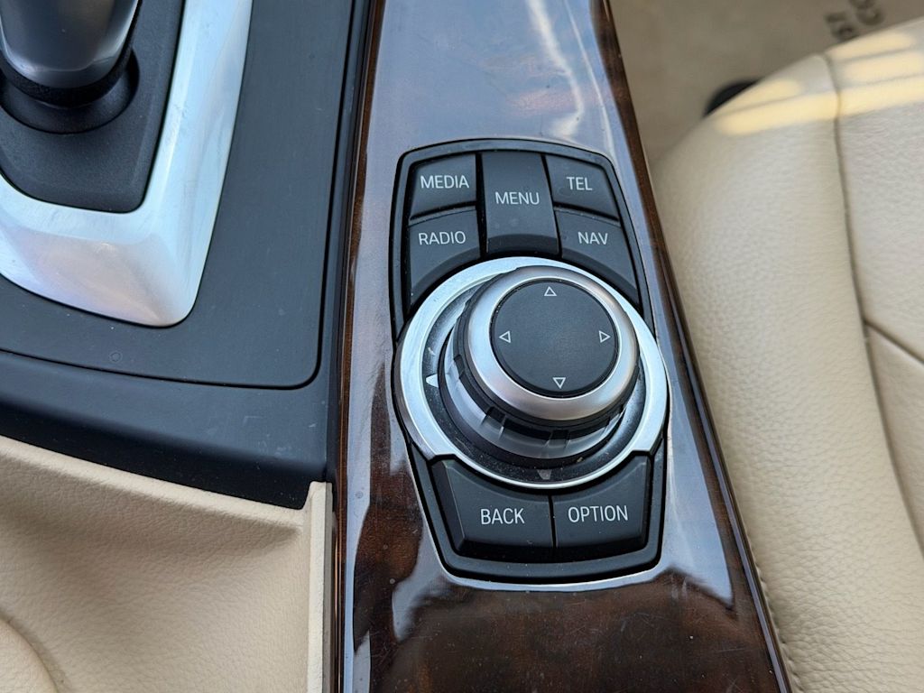 Thumbnail: 2013 BMW 3 Series - 30