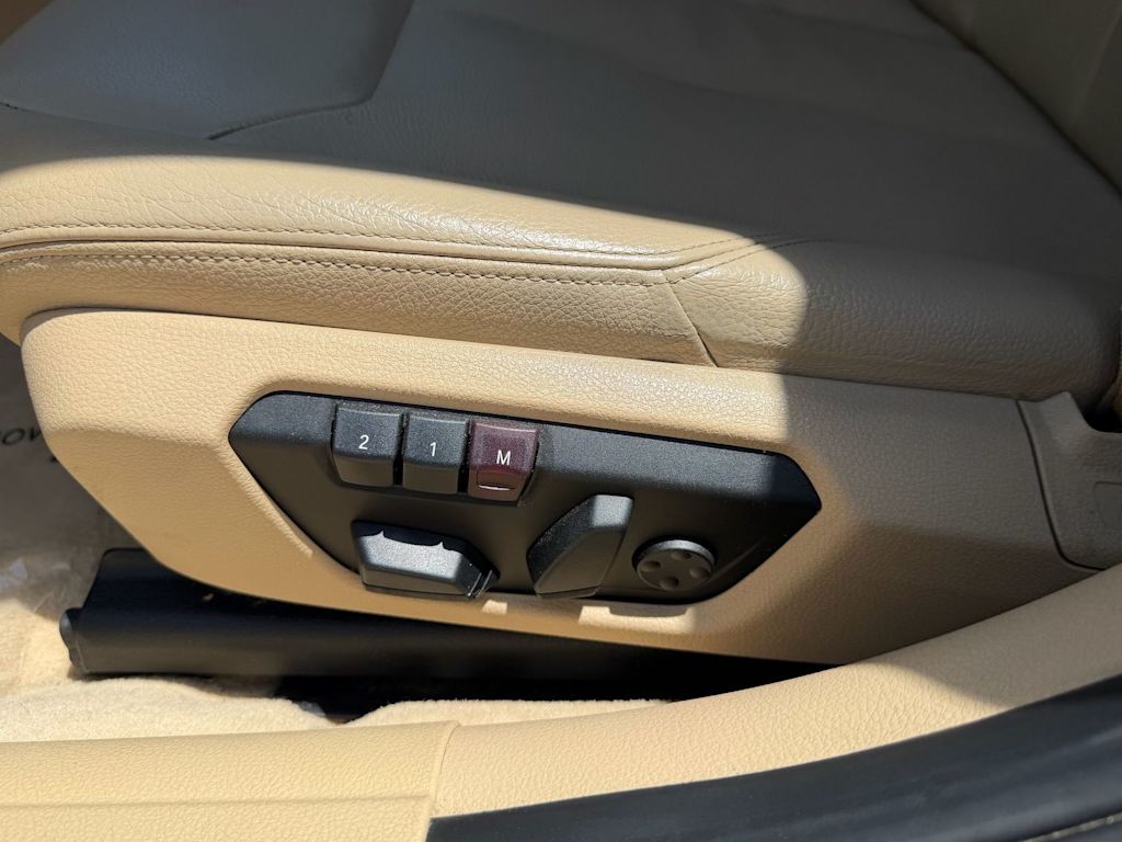 Thumbnail: 2013 BMW 3 Series - 25