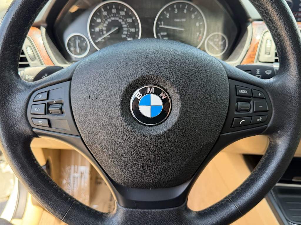 Thumbnail: 2013 BMW 3 Series - 31