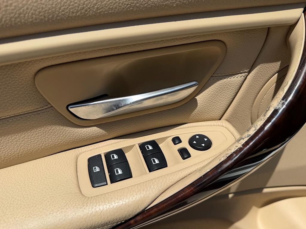 Thumbnail: 2013 BMW 3 Series - 26
