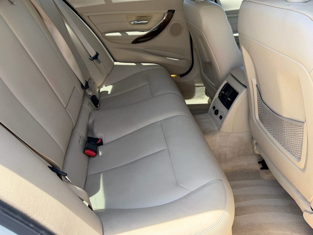 Thumbnail: 2013 BMW 3 Series - 9