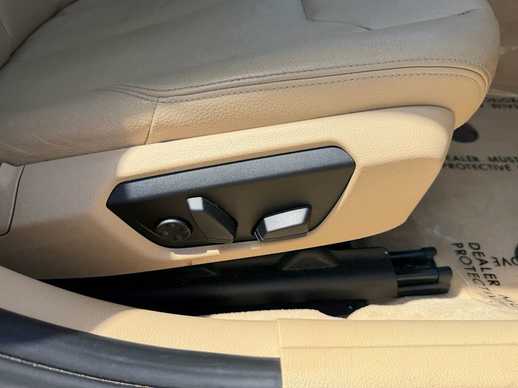 Thumbnail: 2013 BMW 3 Series - 19