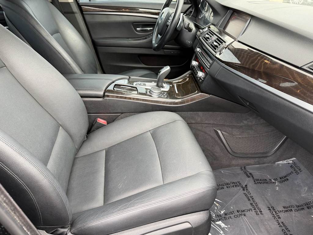 Thumbnail: 2016 BMW 5 Series - 10