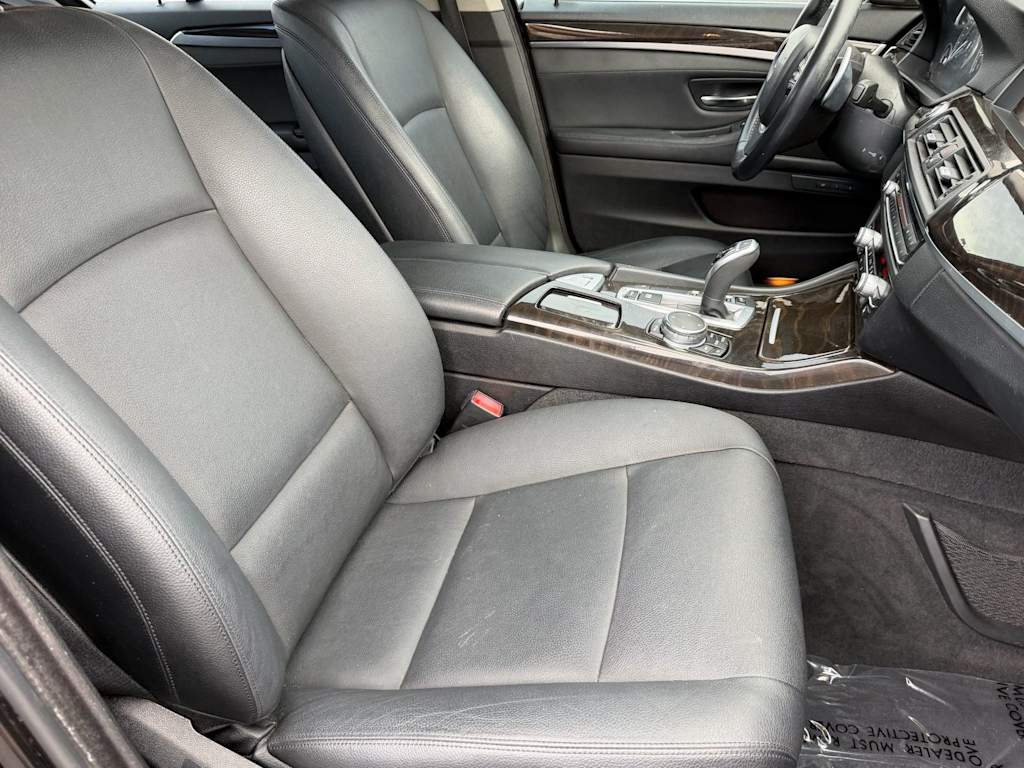 Thumbnail: 2016 BMW 5 Series - 9