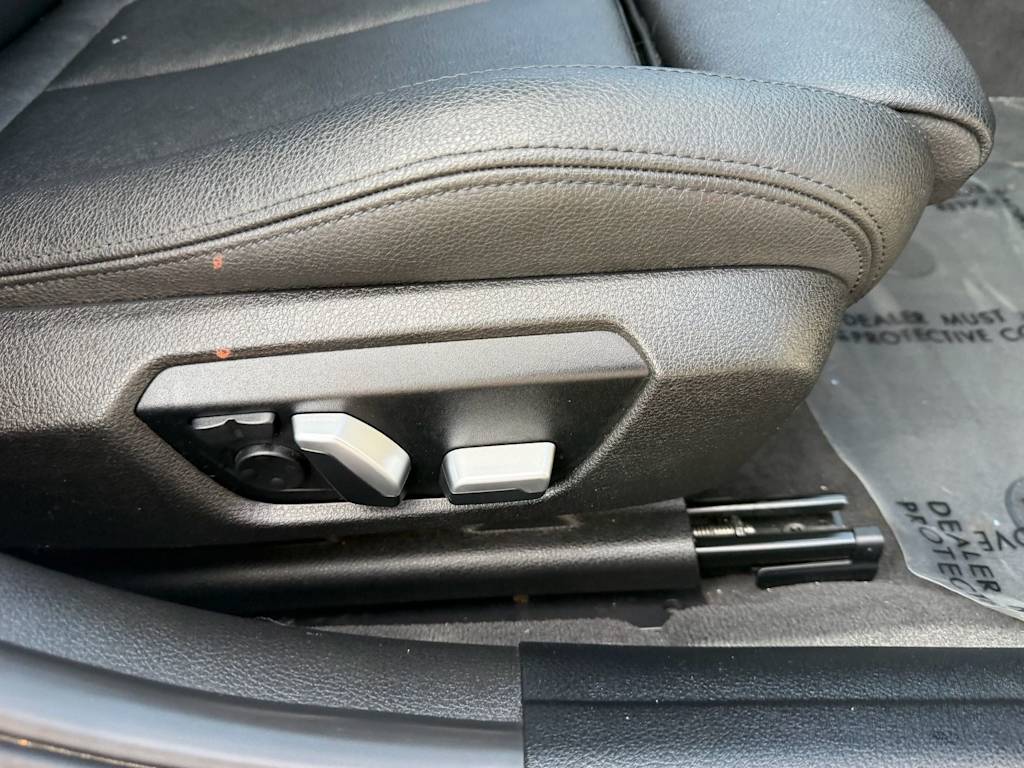 Thumbnail: 2018 BMW 3 Series - 22