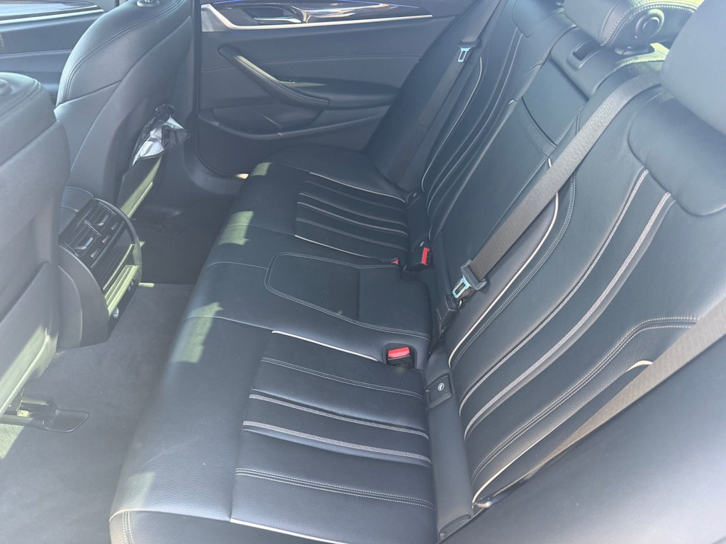Thumbnail: 2020 BMW 5 Series - 10