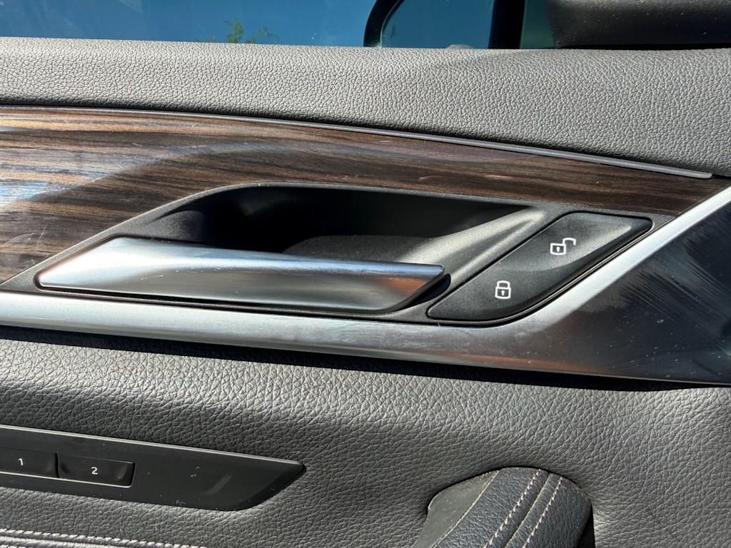 Thumbnail: 2020 BMW 5 Series - 22