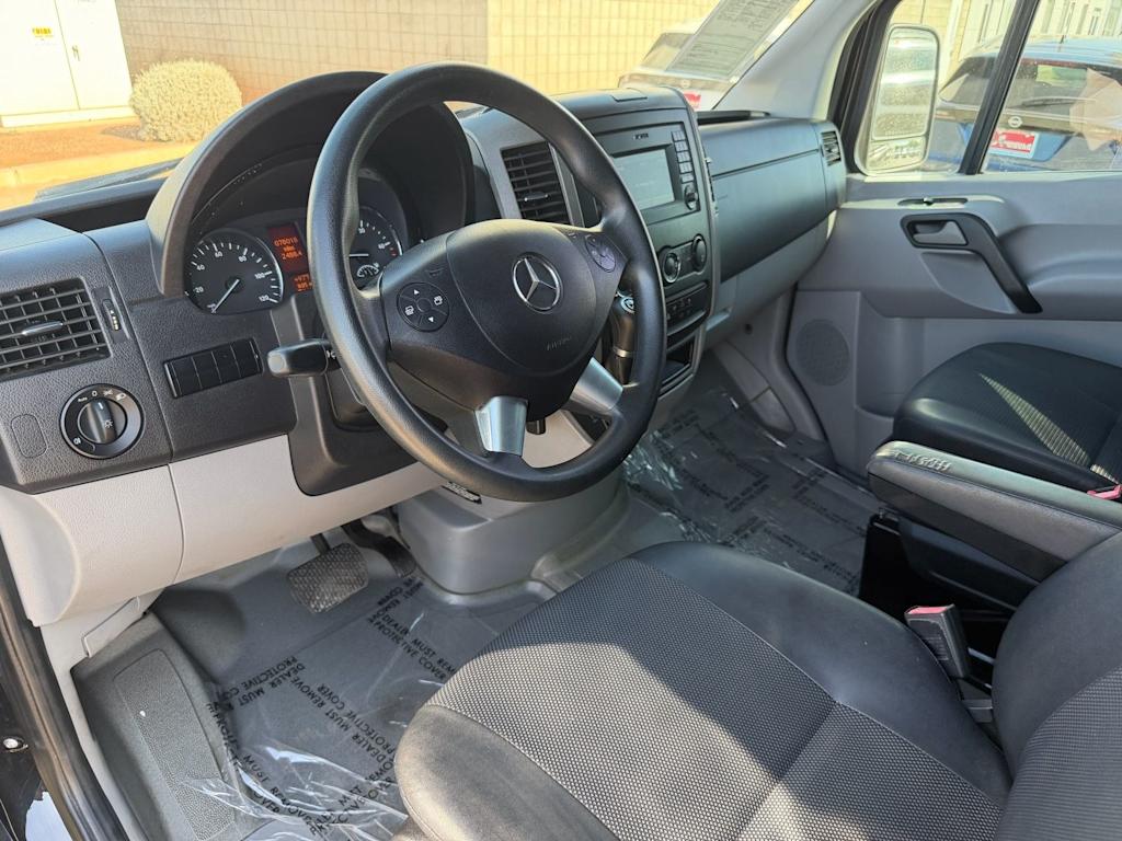 Thumbnail: 2015 Mercedes-Benz Sprinter - 2