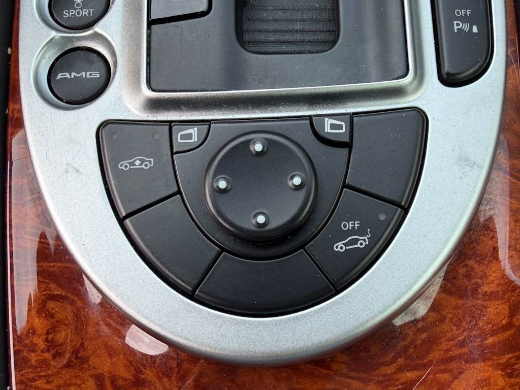 Thumbnail: 2009 Mercedes-Benz SL-Class - 27