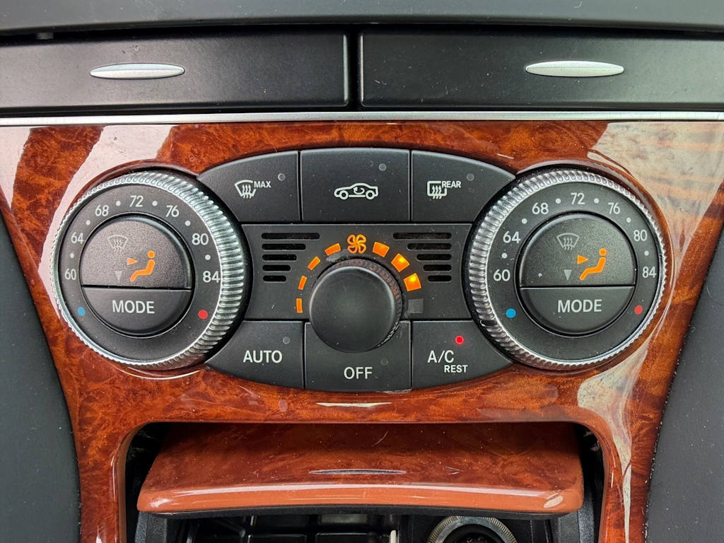 Thumbnail: 2009 Mercedes-Benz SL-Class - 29