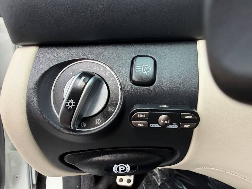 Thumbnail: 2009 Mercedes-Benz SL-Class - 17
