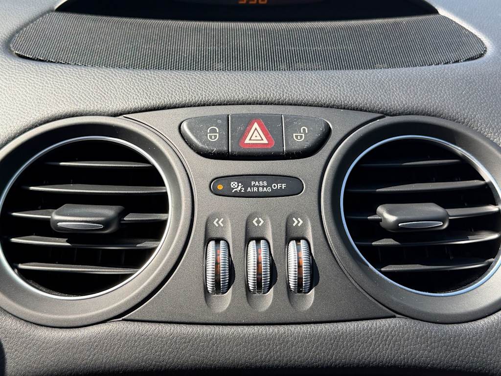 Thumbnail: 2009 Mercedes-Benz SL-Class - 27