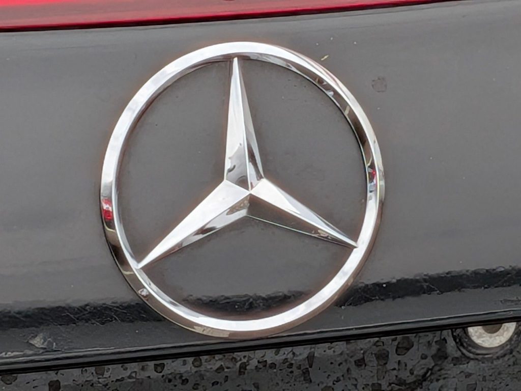 Thumbnail: 2009 Mercedes-Benz SL-Class - 21