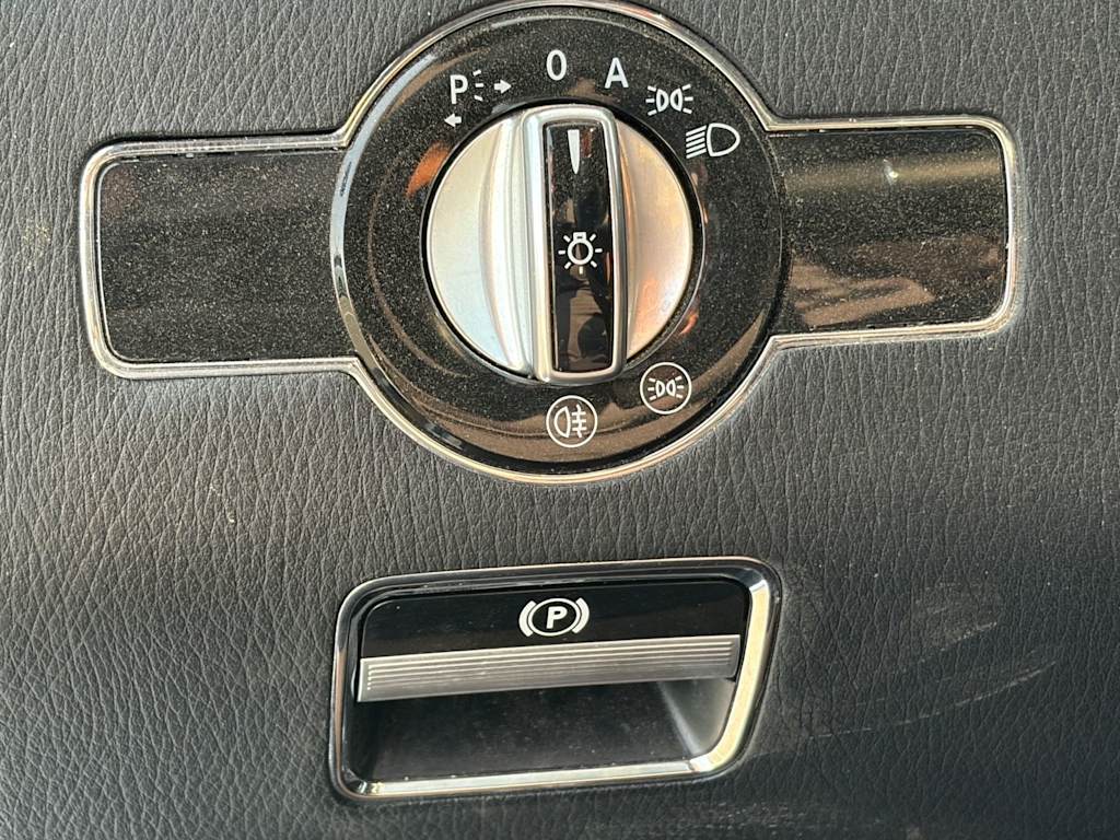 Thumbnail: 2013 Mercedes-Benz S-Class - 14