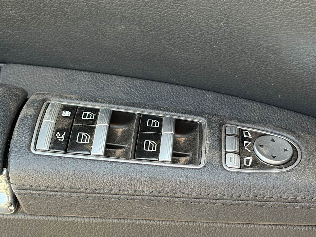 Thumbnail: 2013 Mercedes-Benz S-Class - 11