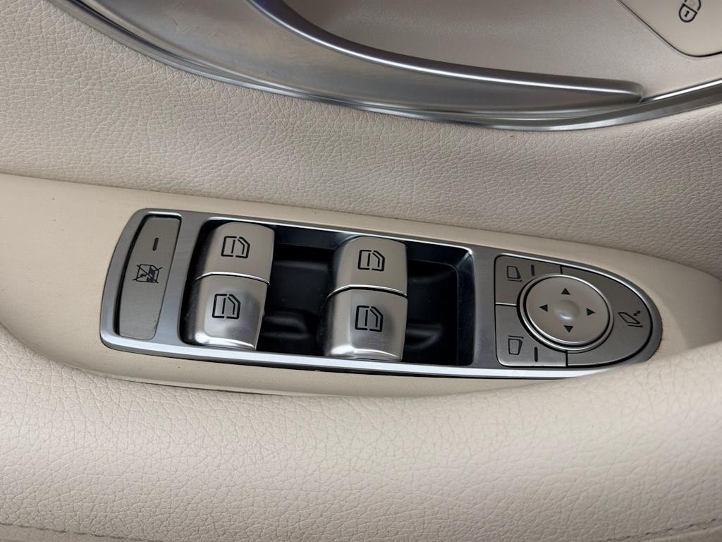 Thumbnail: 2018 Mercedes-Benz E-Class - 20