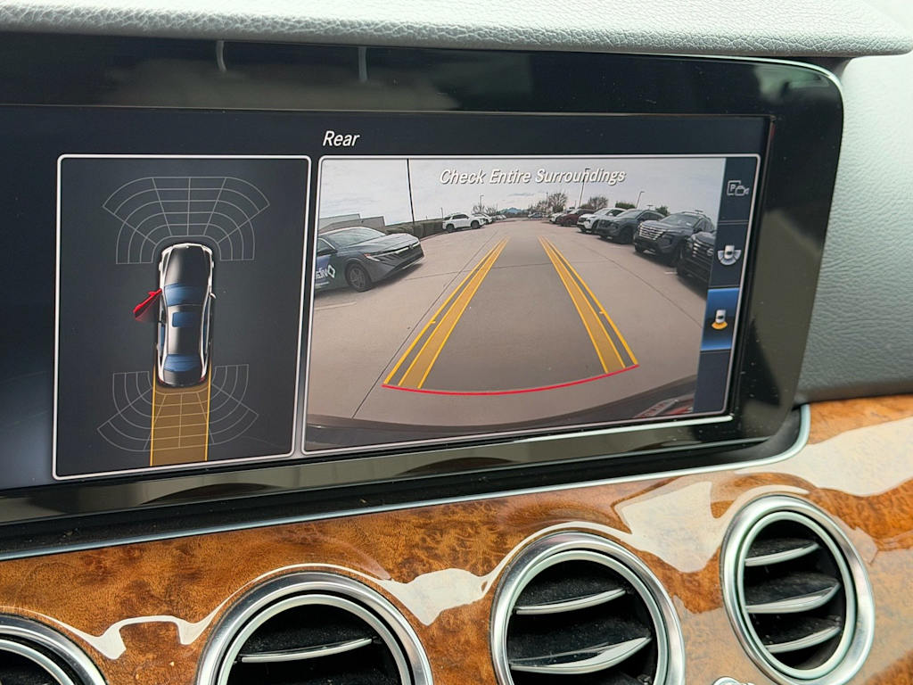 Thumbnail: 2017 Mercedes-Benz E-Class - 35