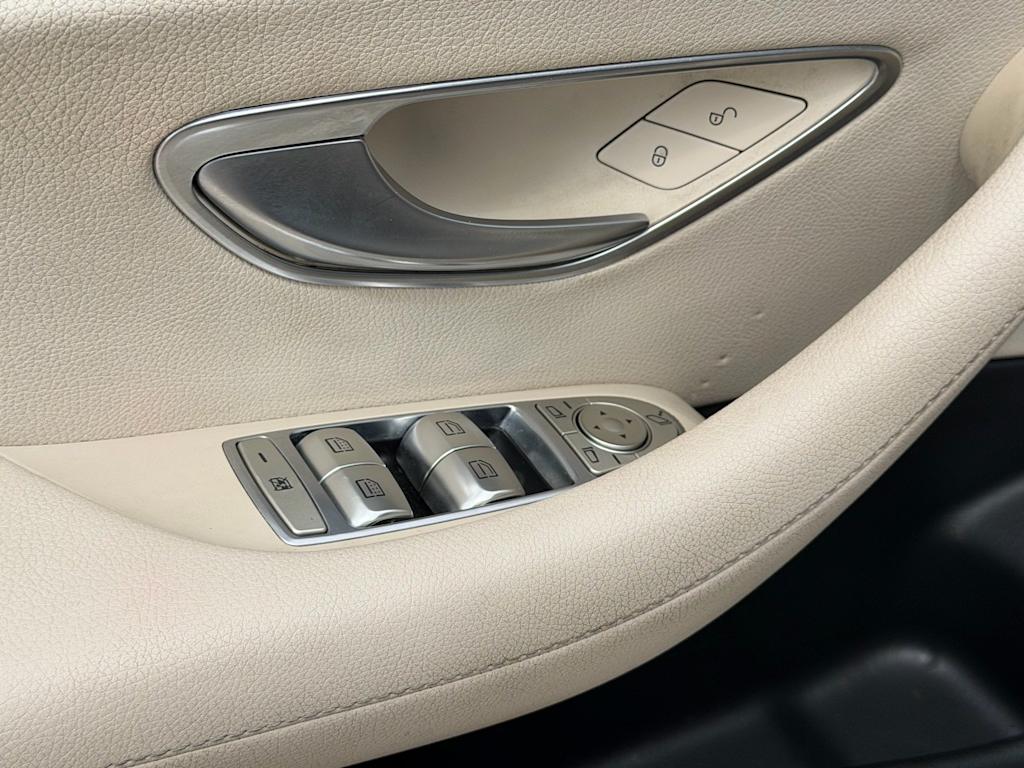 Thumbnail: 2017 Mercedes-Benz E-Class - 30