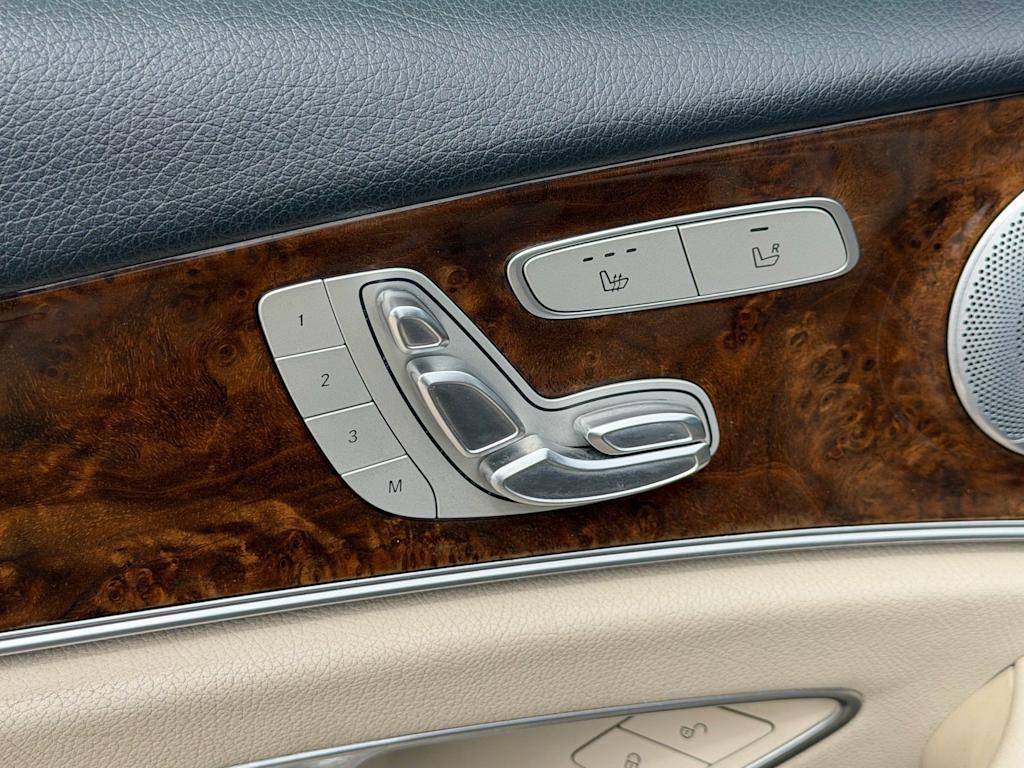Thumbnail: 2017 Mercedes-Benz E-Class - 31