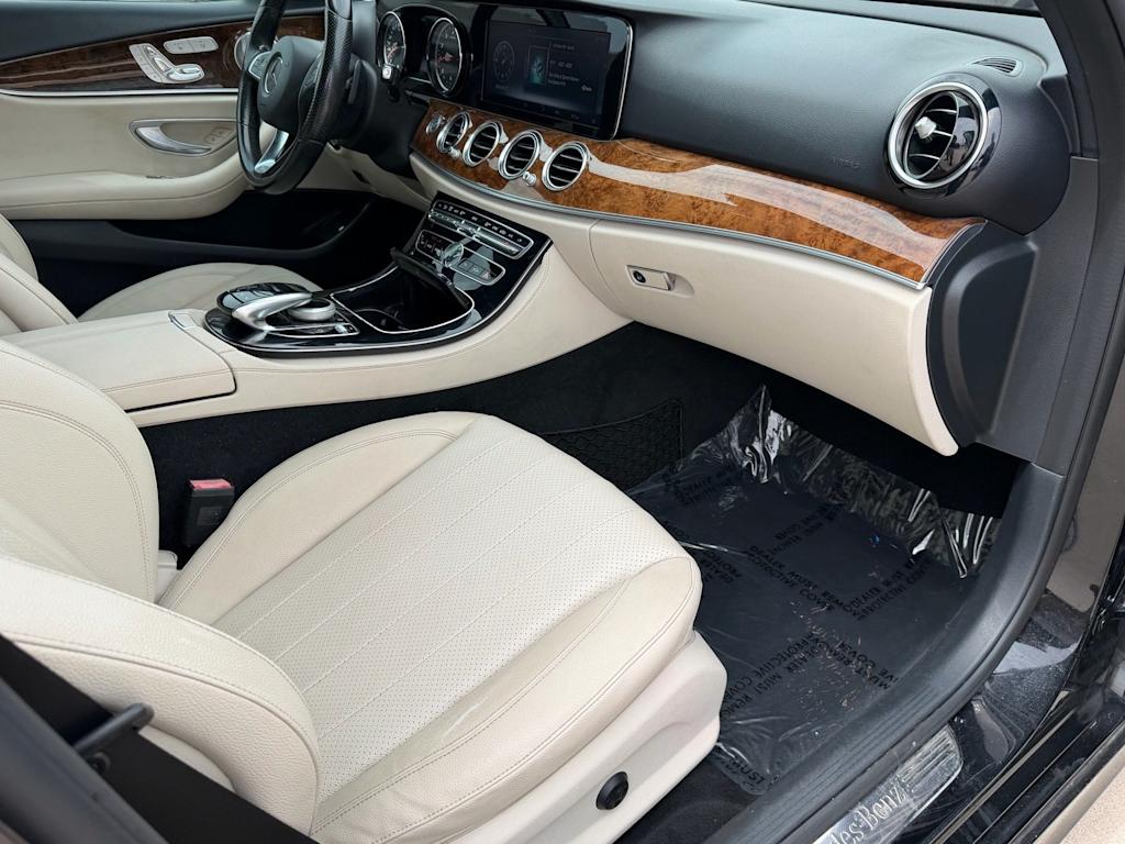 Thumbnail: 2017 Mercedes-Benz E-Class - 20