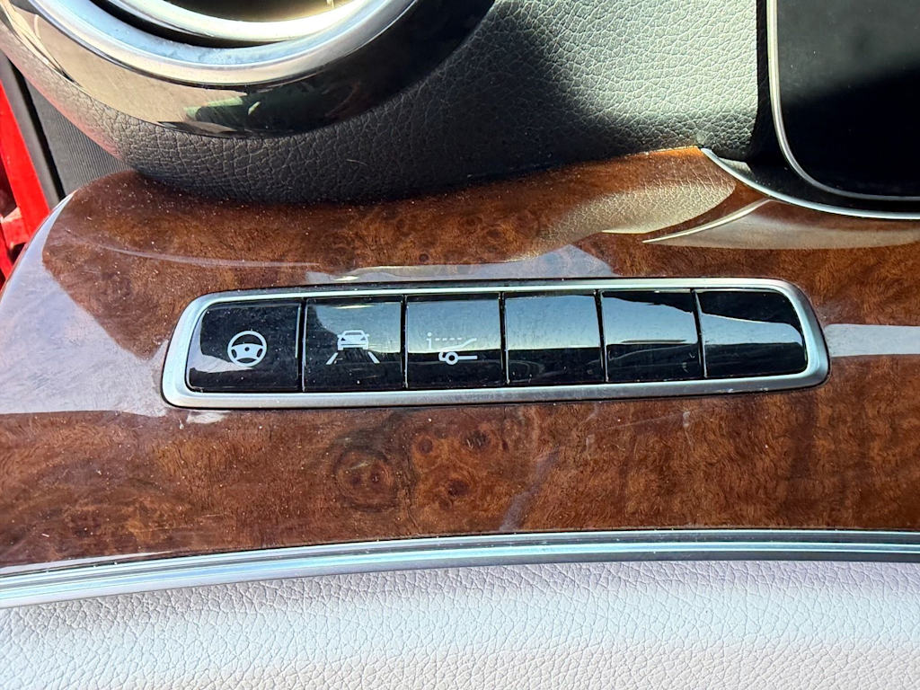 Thumbnail: 2019 Mercedes-Benz E-Class - 21